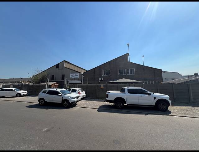 1,400M² WAREHOUSE FOR SALE IN BLACKHEATH INDUSTRIAL